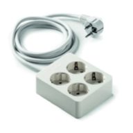   Famatel Földelt szerelt elosztó 1,5m vez. négyes négyzet 16A-250V