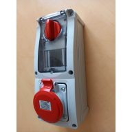 Famatel Szerelt ipari alj kapcsolóval 3P+N+F 16A 380V IP54