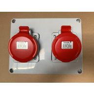 Famatel Szerelt ipari doboz 3074 + 2db 4P 32A ipari, IP44