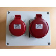   Famatel 3074 szerelő doboz 1db 5P 16A + 1db 5P 32A ip. alj, IP44