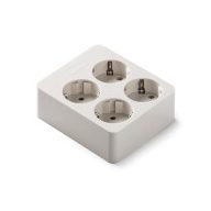   Famatel Földelt szerelhető elosztó négyes /négyzet/ 16A-250V (régi 2504)